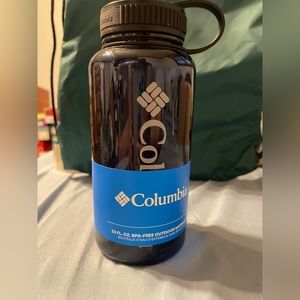 Plastic Columbia water bottle (unisex)